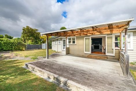 Photo of property in 18 Woburn Place, Takaro, Palmerston North, 4412