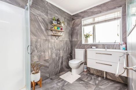 Photo of property in 14 Katarina Grove, Tawa, Wellington, 5028