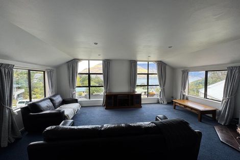 Photo of property in 5 Arawata Terrace, Fernhill, Queenstown, 9300