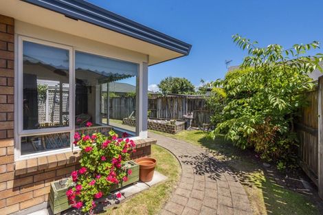 Photo of property in 4 Monterosso Place, Paraparaumu Beach, Paraparaumu, 5032