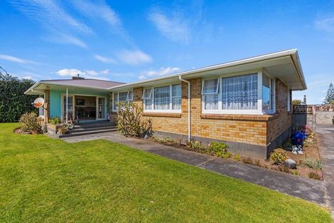 Photo of property in 198 Tasman Street, Opunake, 4616