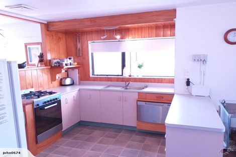Photo of property in 60 Athenree Road, Athenree, Katikati, 3177