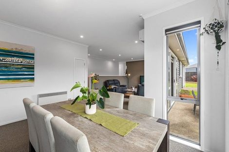 Photo of property in 14 Malbec Place, Huapai, Kumeu, 0810