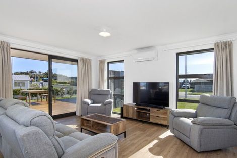 Photo of property in 2 Stingray Drive, Omokoroa, 3114