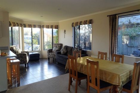 Photo of property in 5 John Morel Place, Parklands, Christchurch, 8083