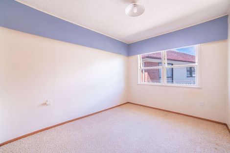 Photo of property in 51 Becroft Drive, Forrest Hill, Auckland, 0620