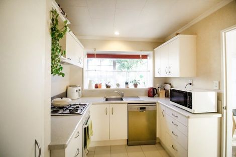 Photo of property in 1a Huata Place, West End, Palmerston North, 4412