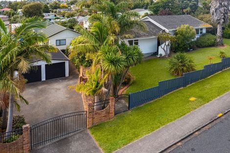 Photo of property in 14 Roick Parade, Glen Eden, Auckland, 0602