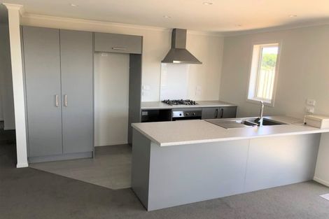 Photo of property in 2 Manawaroa Close, Grandview Heights, Hamilton, 3200