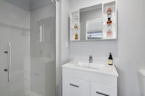 Photo of property in 58 Exeter Crescent, Takaro, Palmerston North, 4412