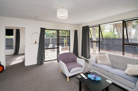 Photo of property in 33 Seymour Street, Hornby, Christchurch, 8042