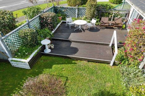 Photo of property in 2 Leybourne Avenue, Waikanae, 5036