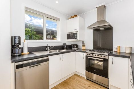 Photo of property in 10 Christchurch Crescent, Kelson, Lower Hutt, 5010