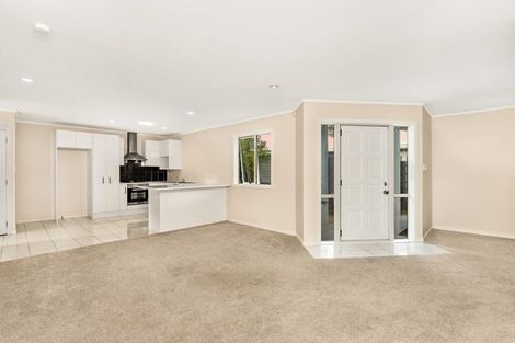 Photo of property in 13a Golf Road, New Lynn, Auckland, 0600