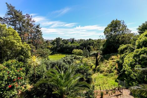 Photo of property in 22 Truby King Street, Merrilands, New Plymouth, 4312