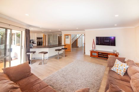 Photo of property in 10 Marford Grove, Churton Park, Wellington, 6037