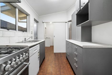 Photo of property in 25 Pukeroa Place, Papakura, 2110
