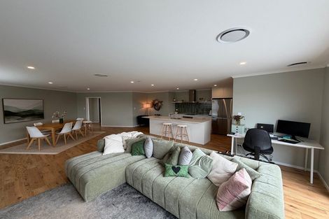 Photo of property in 11 Tutira Place, Poraiti, 4112