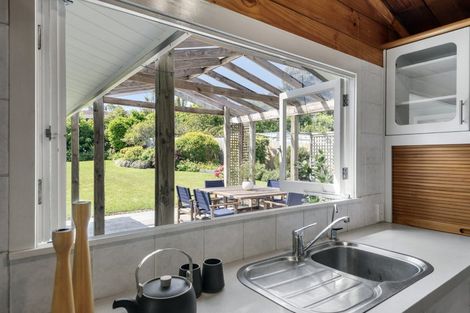 Photo of property in 27 Valley View Road, Glenfield, Auckland, 0629