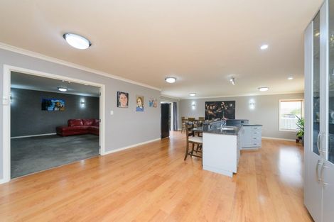 Photo of property in 46 Peter Hall Drive, Kelvin Grove, Palmerston North, 4414
