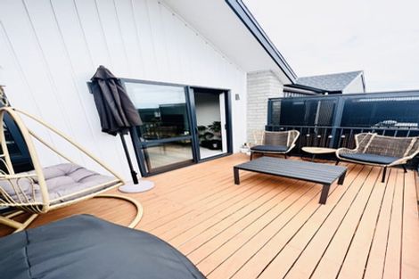 Photo of property in 6 Parenga Lane, Kumeu, 0810