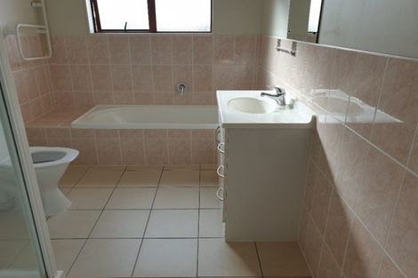 Photo of property in 8 Shah Place, Glen Eden, Auckland, 0602