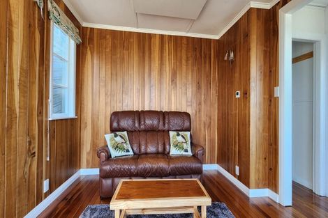 Photo of property in 130 Owhiro Bay Parade, Owhiro Bay, Wellington, 6023