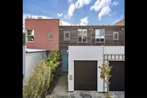 Photo of property in 38 Saddleback Grove, Karori, Wellington, 6012