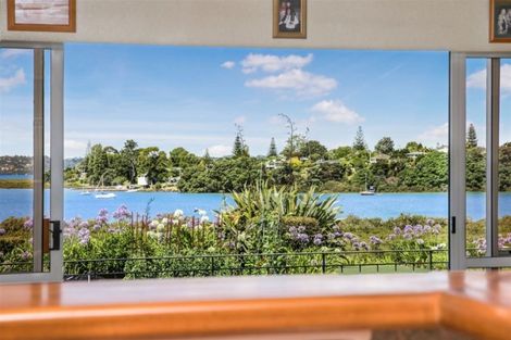 Photo of property in 25 Realm Place, Massey, Auckland, 0614