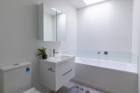 Photo of property in 7/2 Moor Avenue, Te Atatu Peninsula, Auckland, 0610