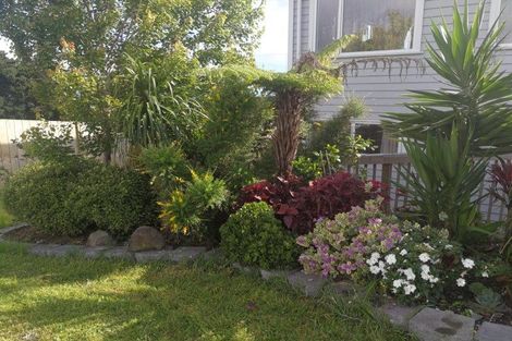 Photo of property in 21 Spyglass Street, Red Beach, 0932