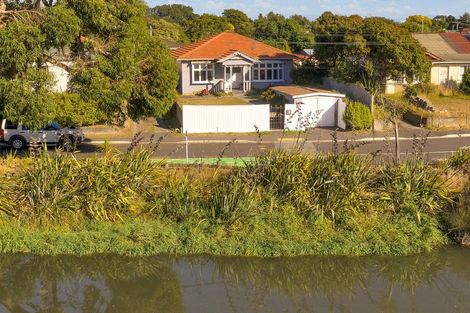 Photo of property in 64 Cumnor Terrace, Woolston, Christchurch, 8023