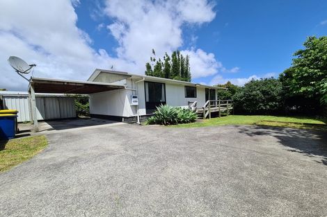 Photo of property in 9 Kirrie Avenue, Te Atatu South, Auckland, 0610