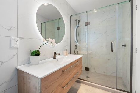 Photo of property in 70d Bond Crescent, Forrest Hill, Auckland, 0620