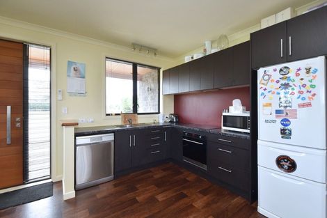 Photo of property in 176 Seaward Road, Edendale, 9825