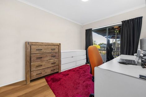 Photo of property in 16 Castlehill Court, Wattle Downs, Auckland, 2103