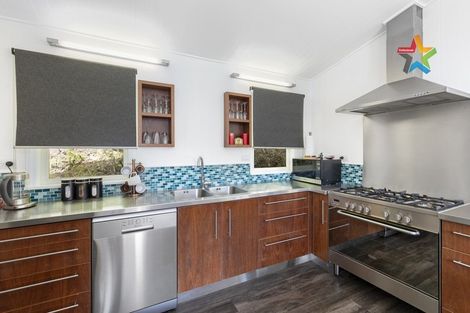 Photo of property in 32 Ngahere Street, Stokes Valley, Lower Hutt, 5019