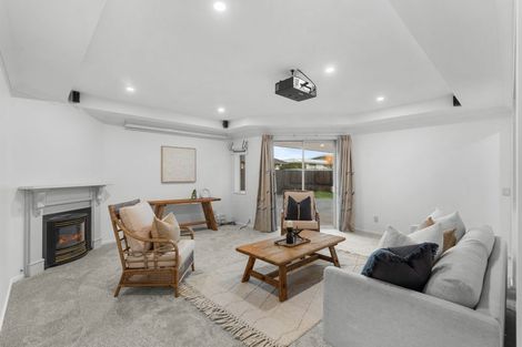 Photo of property in 17 Cunneen Place, Aidanfield, Christchurch, 8025
