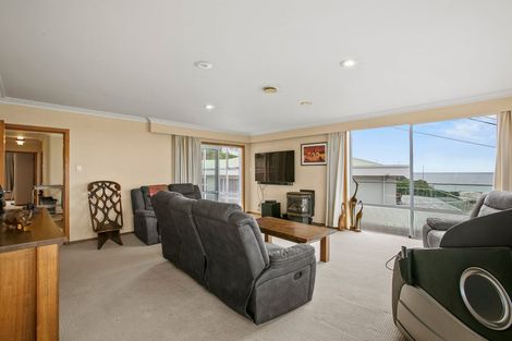 Photo of property in 11 Findlay Street, Moturoa, New Plymouth, 4310