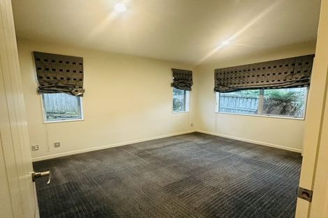 Photo of property in 22 Oak Bark Drive, Schnapper Rock, Auckland, 0632
