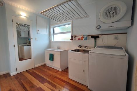 Photo of property in 22 Huntingdon Street, Northland, Wellington, 6012