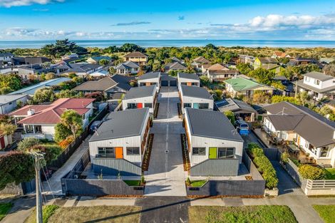 Photo of property in 5/381 Pine Avenue, South New Brighton, Christchurch, 8062