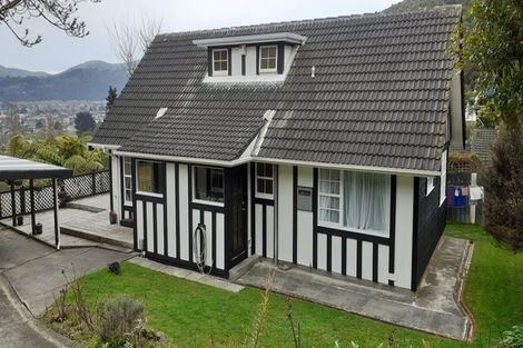 Photo of property in 6 Kerkwall Drive, Naenae, Lower Hutt, 5011