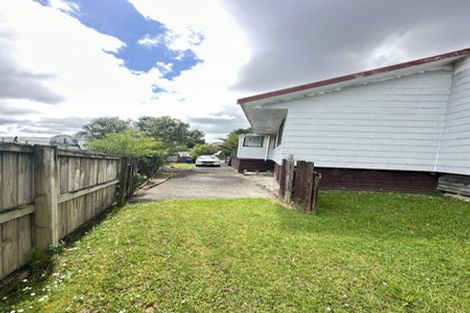 Photo of property in 14 Garton Drive, Massey, Auckland, 0614