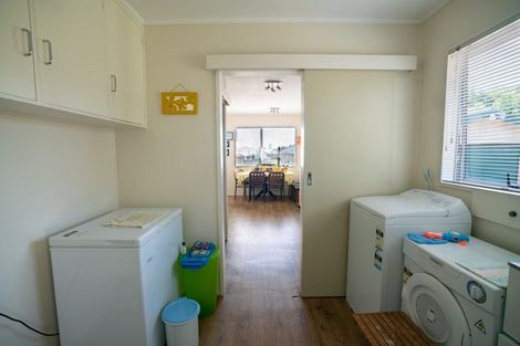 Photo of property in 8 Kauri Drive, Waiuku, 2123