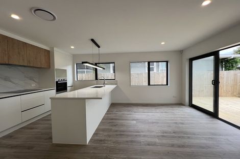 Photo of property in 30b Durham Street, Te Atatu Peninsula, Auckland, 0610