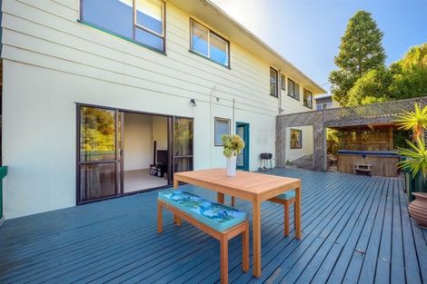 Photo of property in 28 Glamorgan Drive, Torbay, Auckland, 0630