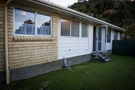 Photo of property in 1a Burdendale Grove, Churton Park, Wellington, 6037