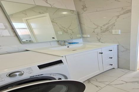 Photo of property in 90 Bond Crescent, Forrest Hill, Auckland, 0620