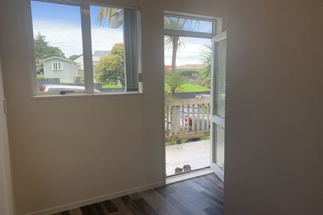 Photo of property in 15/242 Great North Road, Henderson, Auckland, 0612